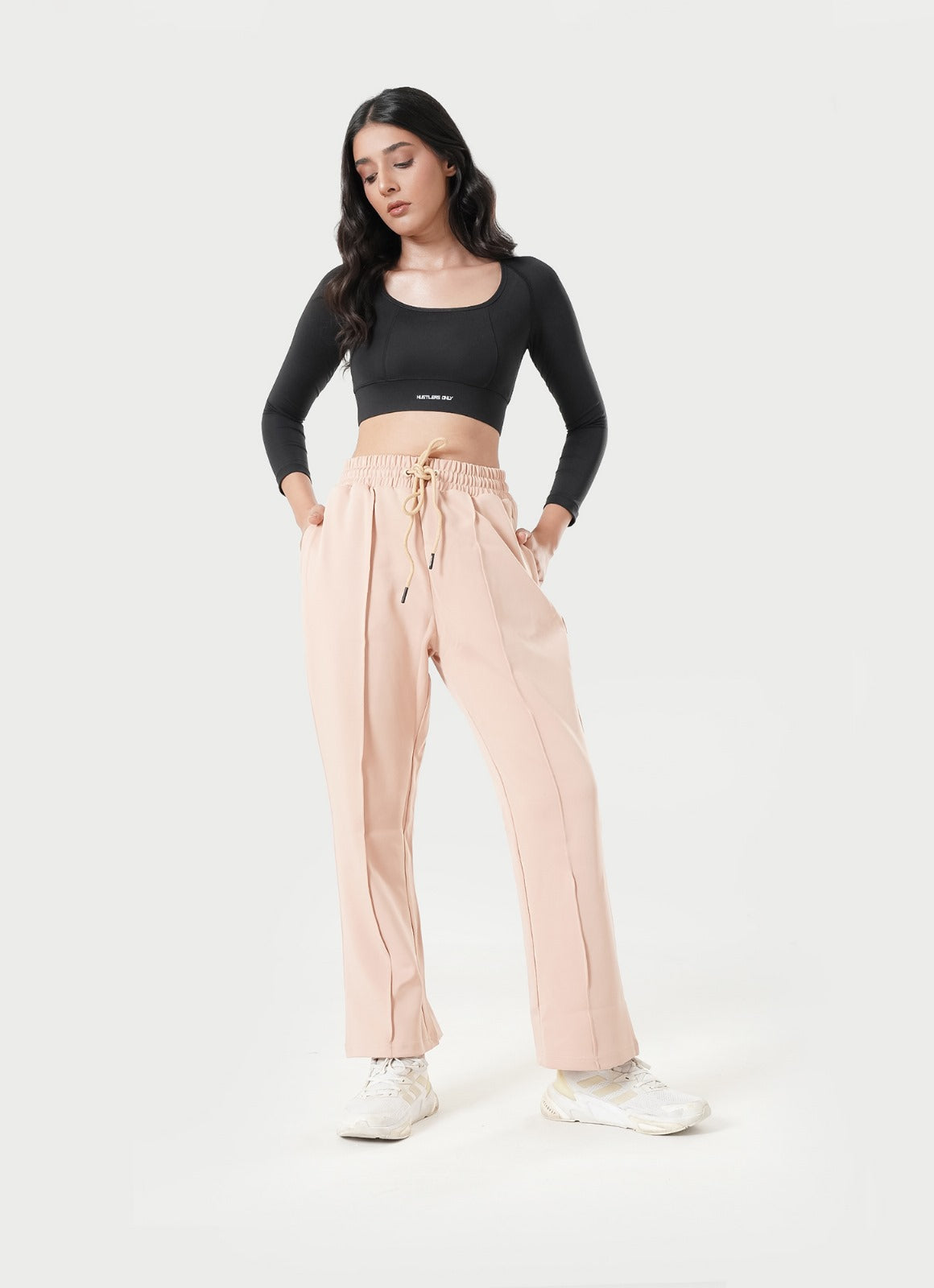 Relaxed Pleated Trouser - Beige