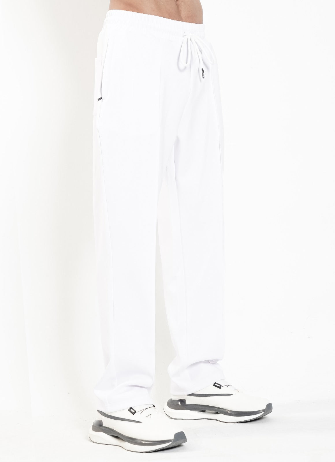 Relaxed Pleated Trouser - White