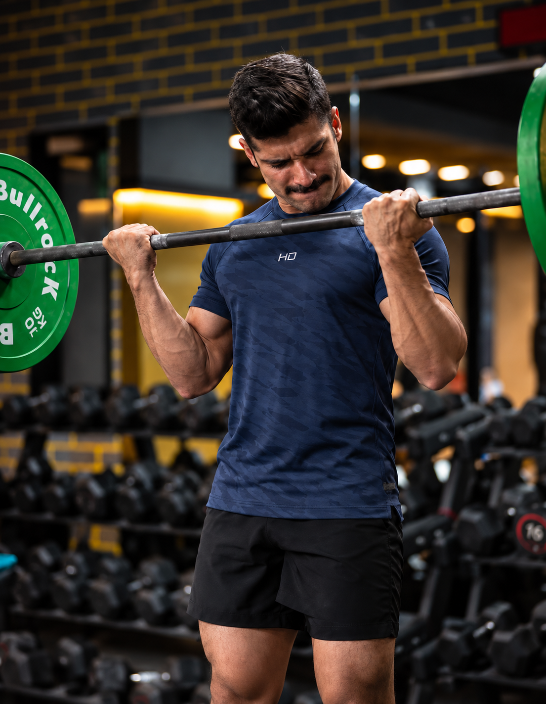 How to Wear a Compression Shirt: Gym, Layering, Summer and Winter